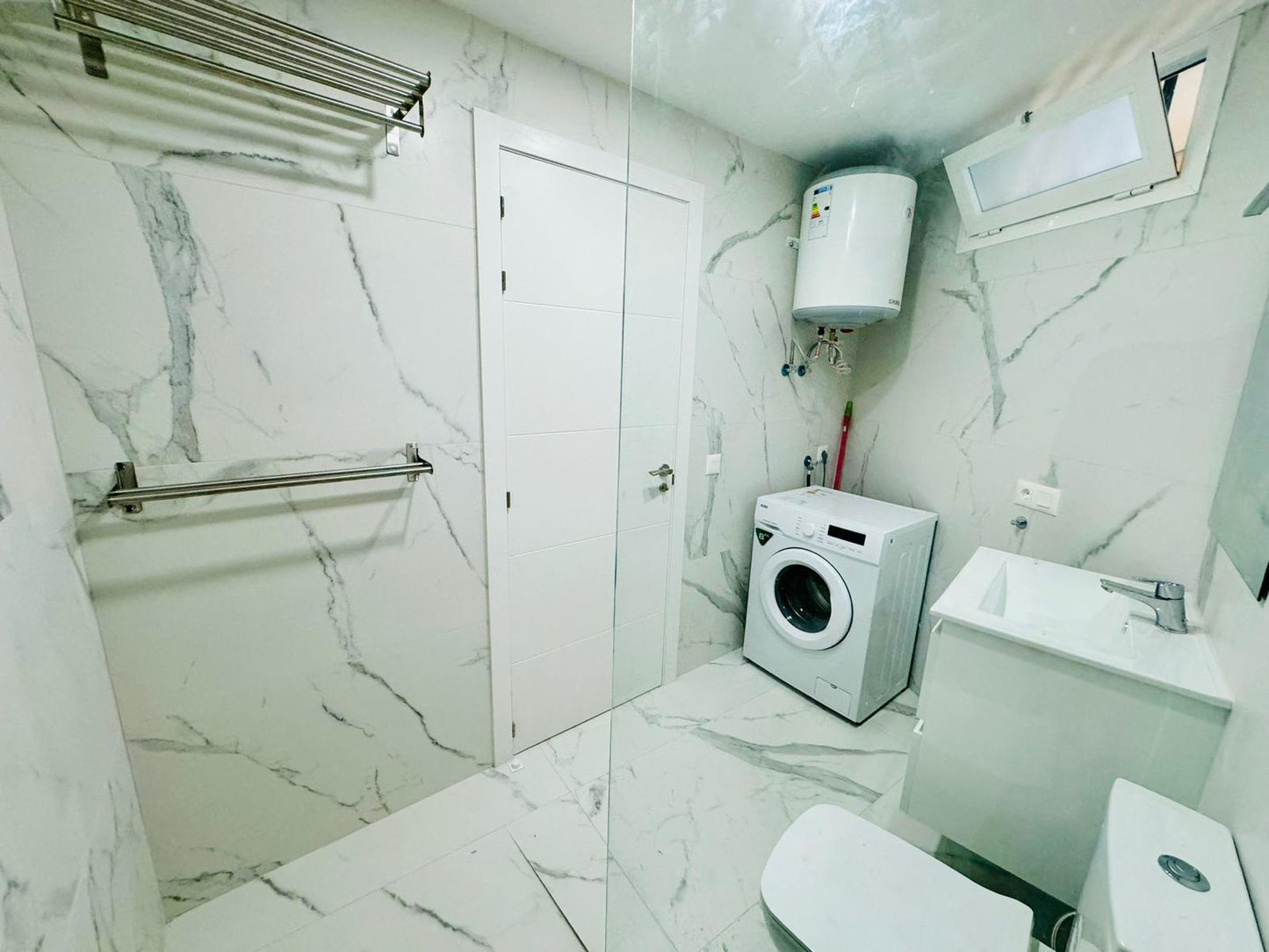 Los_Cristianos_Must-See_Beachfront_Apartment_with_Stunning_Ocean_Views_in_Tenerife_glass_shower