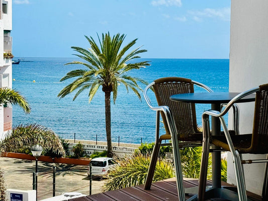 Los_Cristianos_Must-See_Beachfront_Apartment_with_Stunning_Ocean_Views_in_Tenerife_ocean_view