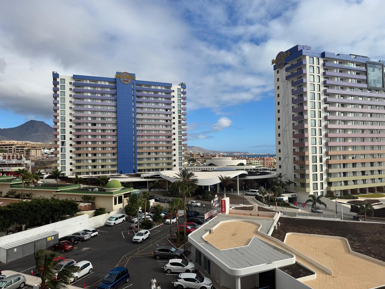 Design Moderne & Vues Panoramiques – Appartement Entièrement Rénové à Playa Paraíso, Tenerife