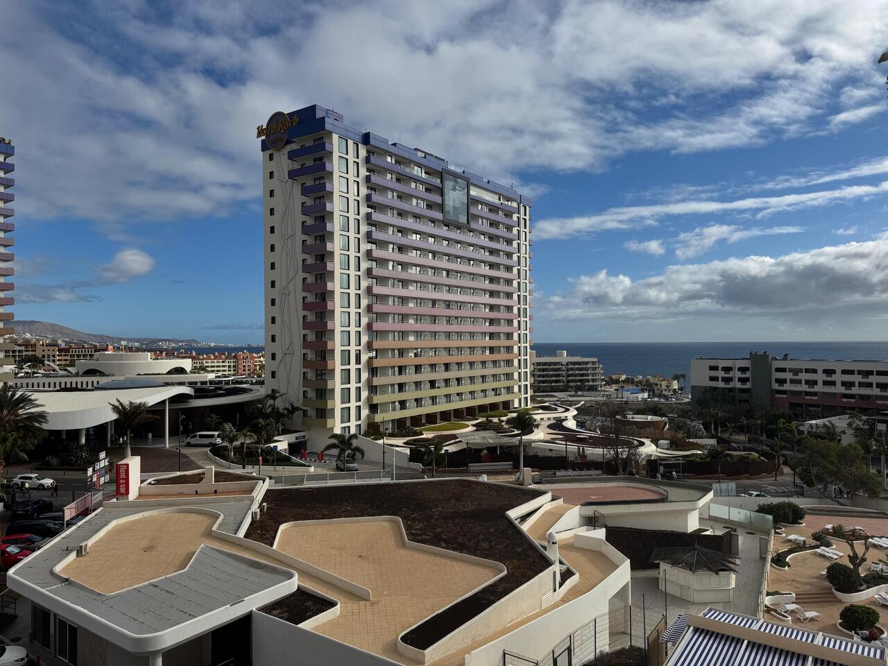 Design Moderne & Vues Panoramiques – Appartement Entièrement Rénové à Playa Paraíso, Tenerife