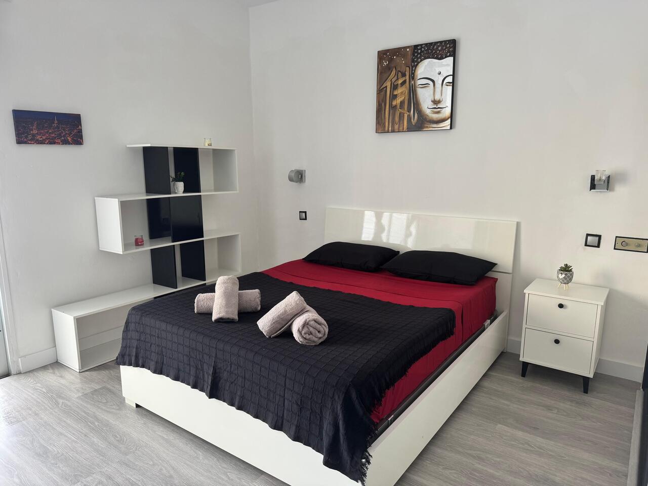 Design Moderne & Vues Panoramiques – Appartement Entièrement Rénové à Playa Paraíso, Tenerife