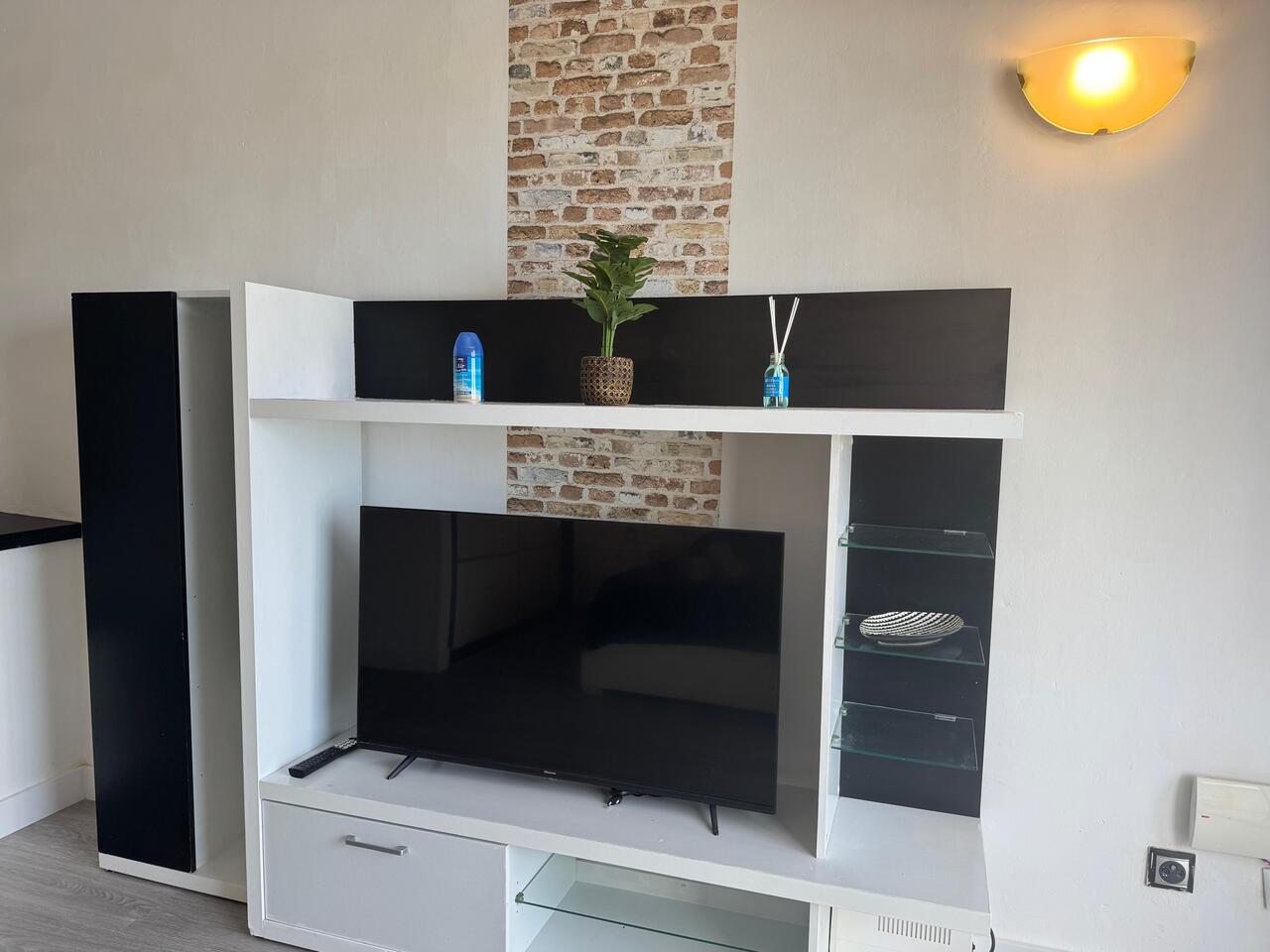 Design Moderne & Vues Panoramiques – Appartement Entièrement Rénové à Playa Paraíso, Tenerife