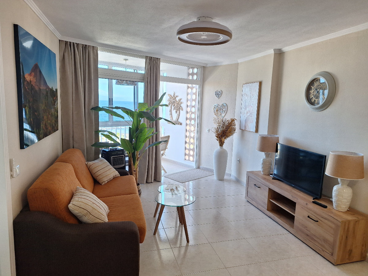 Ocean_Panorama_Apartment_in_Playa_de_Las_Americas_Tenerife_cozy_renewed_living_room