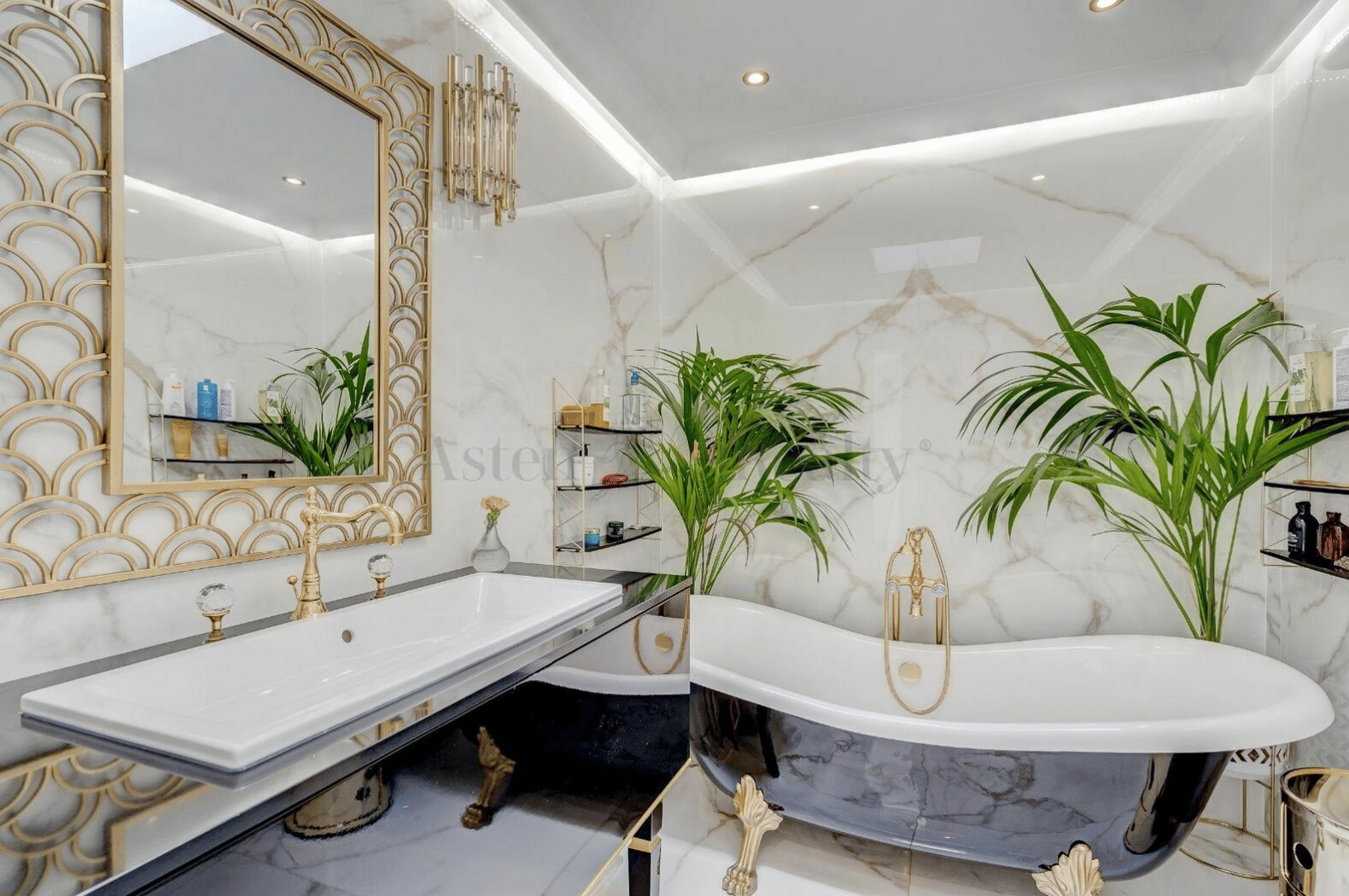 Torviscas_Alto_Luxury_4_bedroom_villa_tenerife_bath_tub_black_gold_bathroom