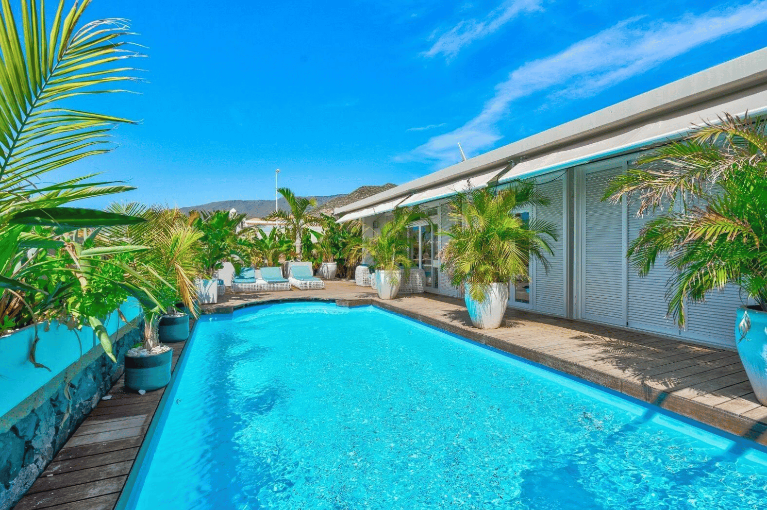 Torviscas_Alto_Luxury_4_bedroom_villa_tenerife_pool_outside_private_garden