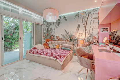 Torviscas_Alto_Luxury_4_bedroom_villa_tenerife_second_bedroom_pink_breathtaking_chandelier