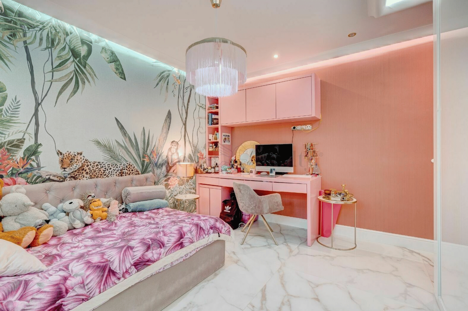 Torviscas_Alto_Luxury_4_bedroom_villa_tenerife_second_bedroom_pink_marble_floor