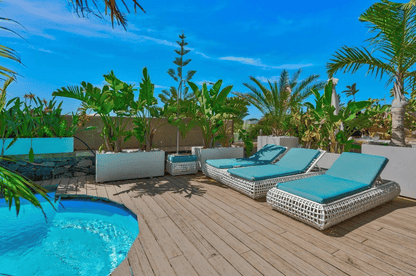 Torviscas_Alto_Luxury_4_bedroom_villa_tenerife_sunbeds_pool_garden_private