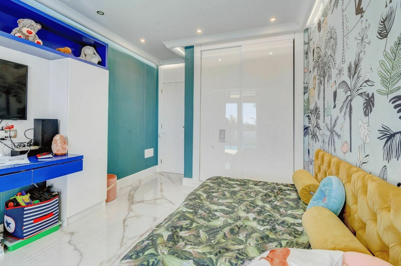 Torviscas_Alto_Luxury_4_bedroom_villa_tenerife_third_bedroom_blue_modern_amedities