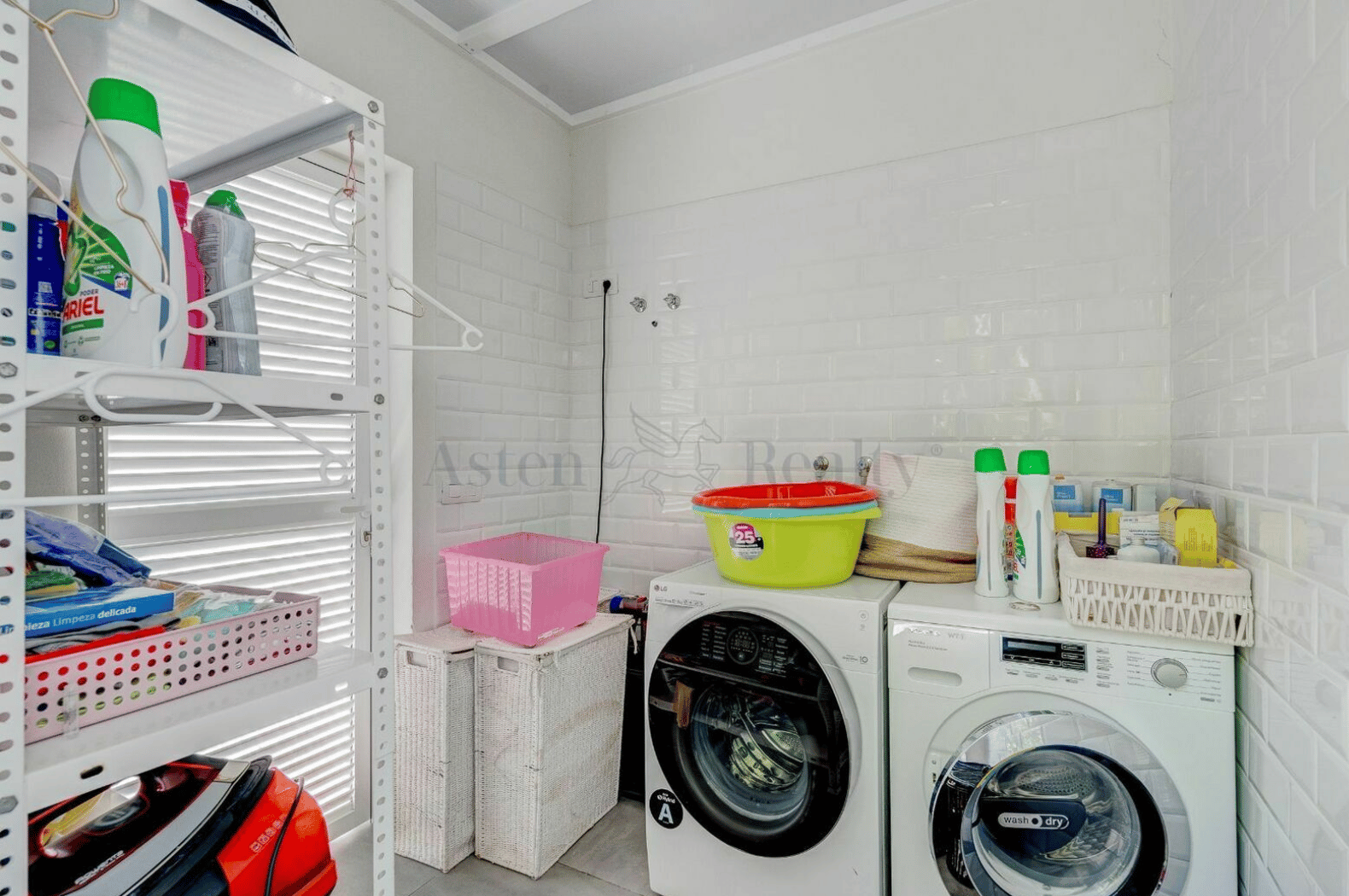 Torviscas_Alto_Luxury_4_bedroom_villa_tenerife_washing_machine_double