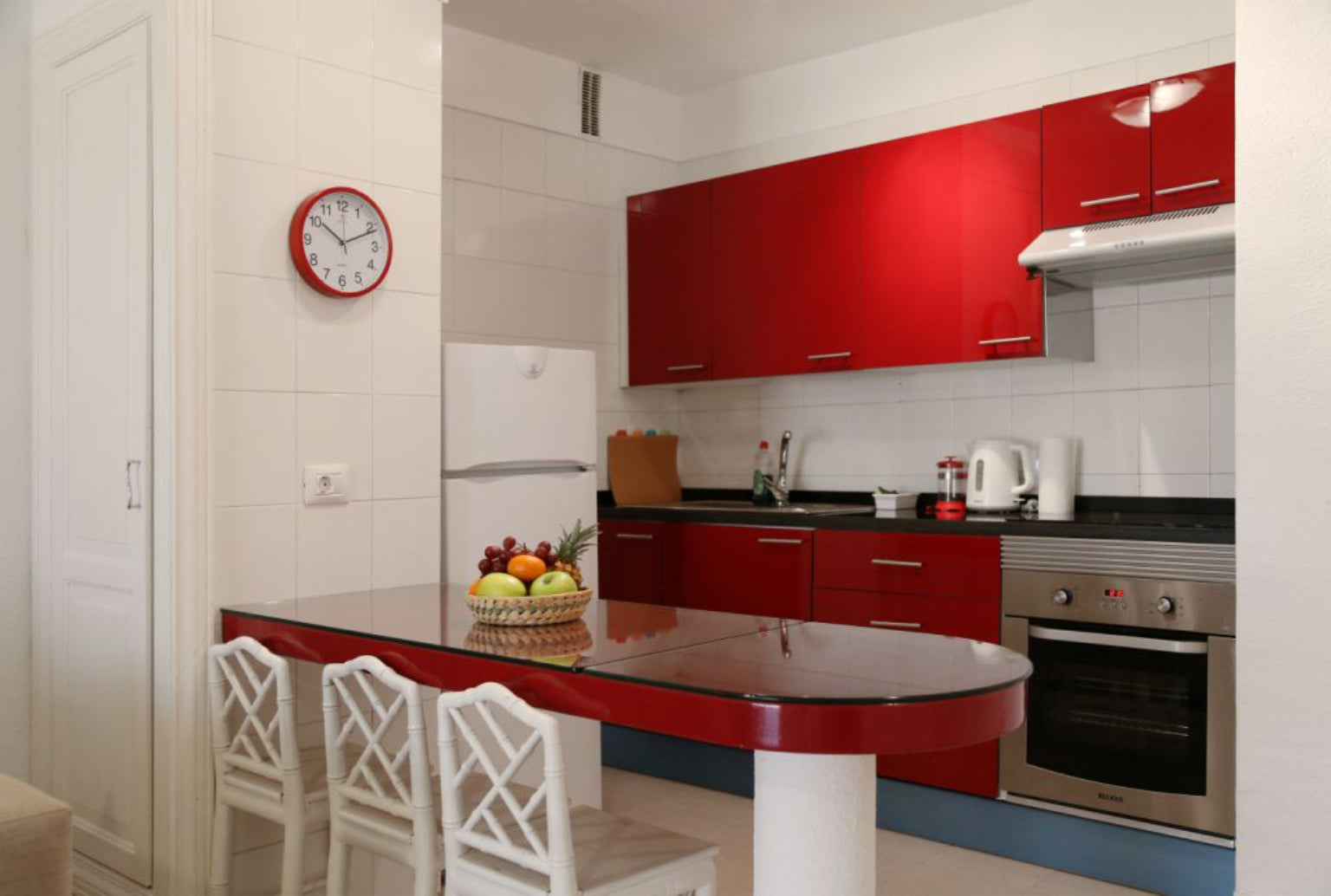 Torviscas_Fantastic_Apartment_with_Pool_and_Private_terrace_kitchen_american